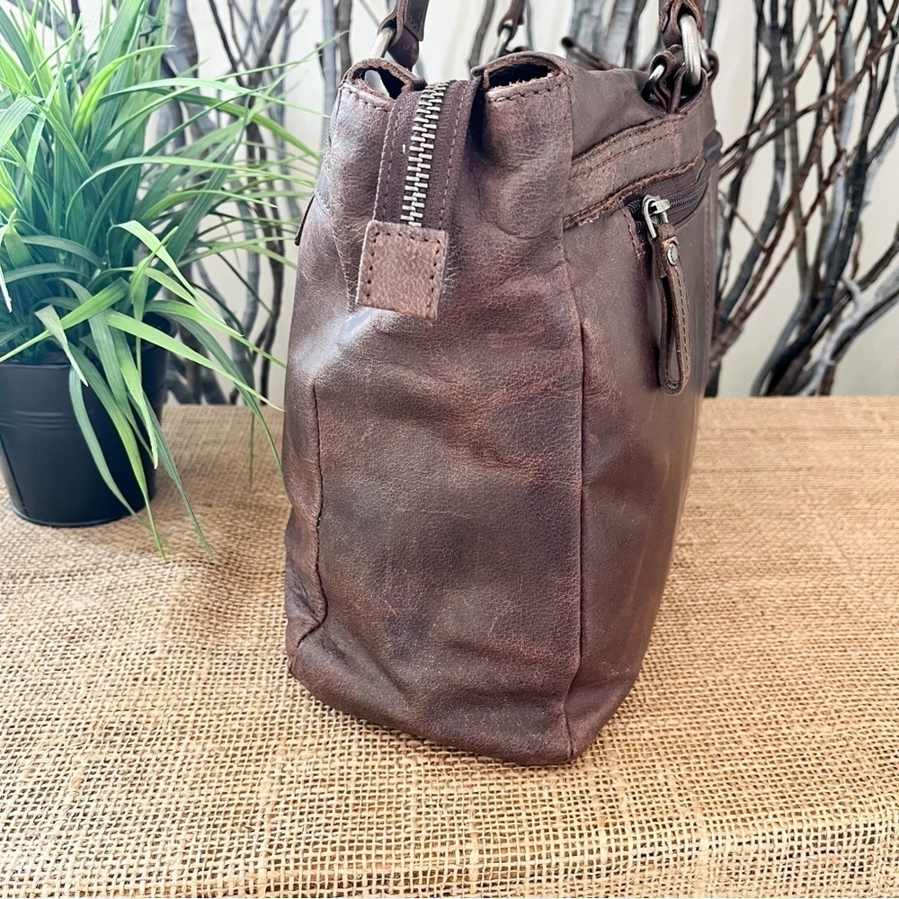 Spikes & Sparrow Leather Tote with Padded Tablet Compartment - Picture 8 of 13